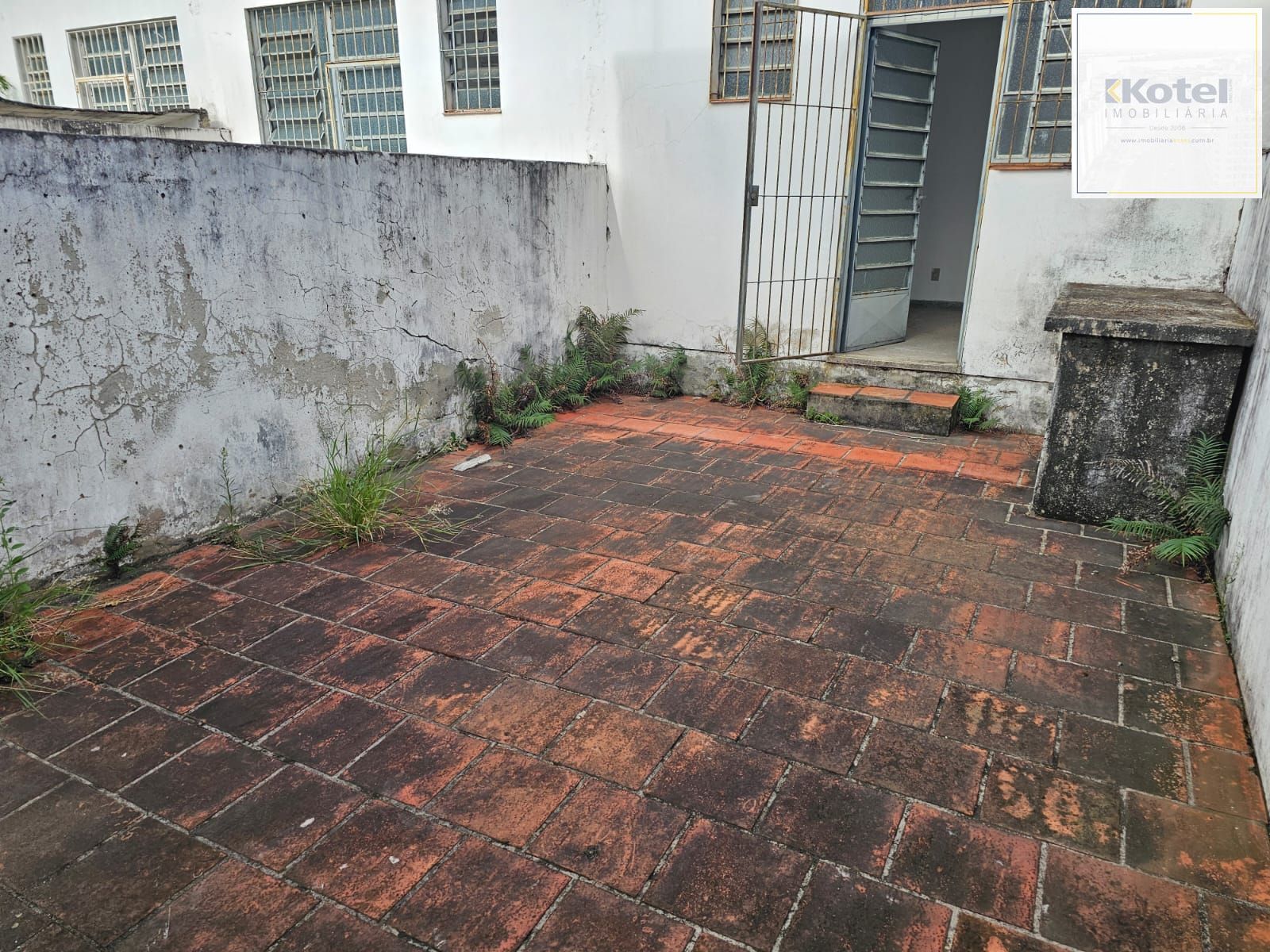Prédio Comercial à venda, 275m², Vila Ipiranga - Porto Alegre