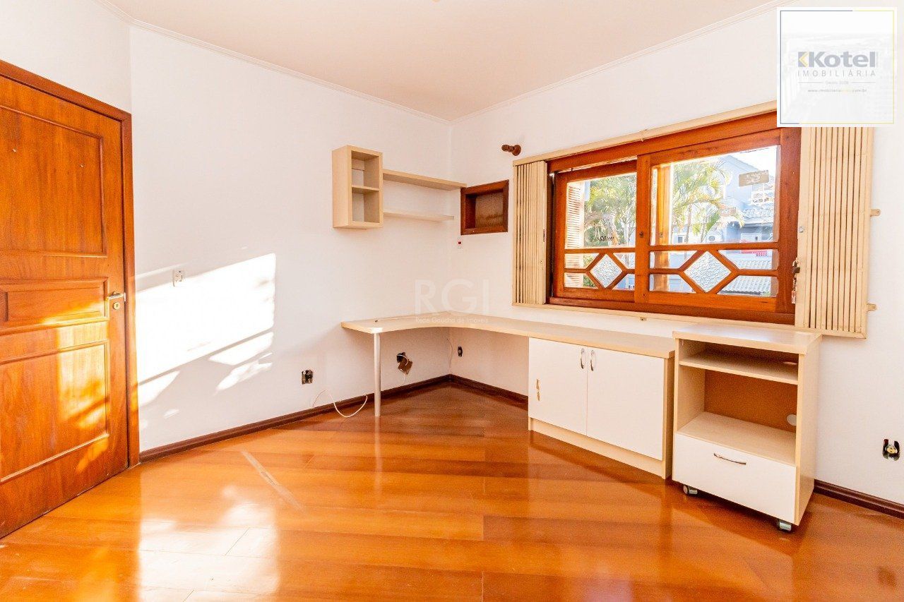 Casa para Venda - 431m², 4 dormitórios, sendo 2 suites, 3 vagas - Jardim Itu Sabará