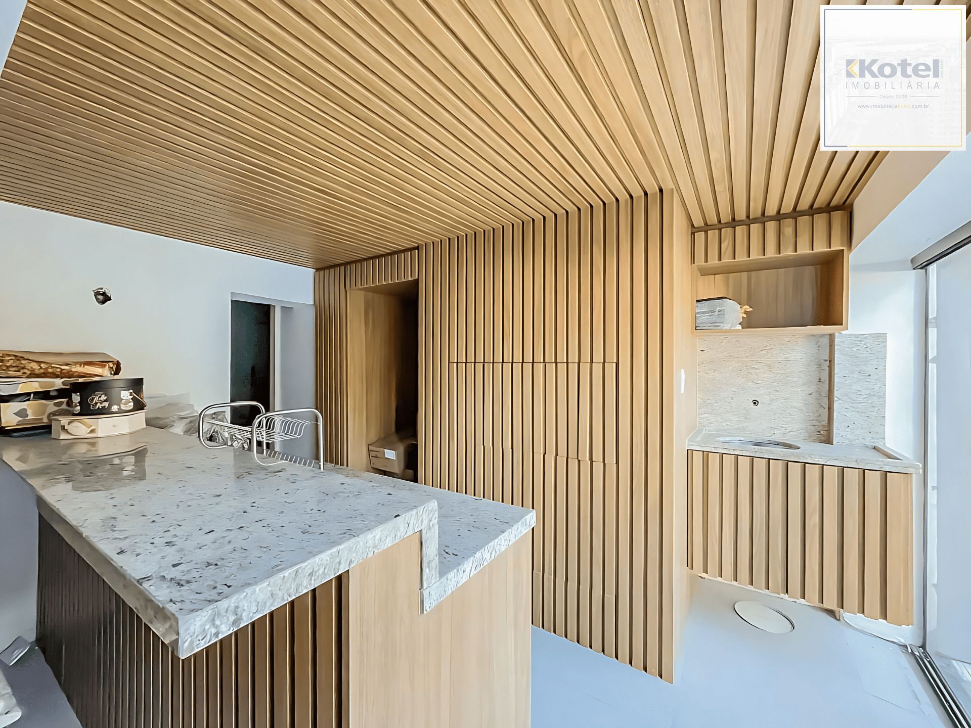 Casa Reformada com Piscina, 370m², 2 Suítes com Closet no Três Figueiras – POA — foto 3