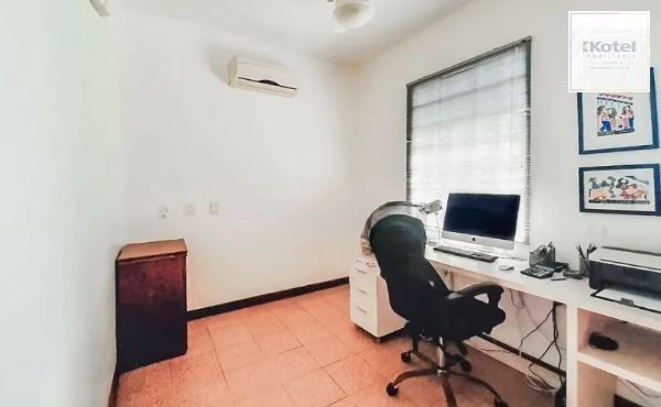Casa com 3 Quartos e 5 vagas à Venda, 224 m² no Bairro Vila Ipiranga — foto 4