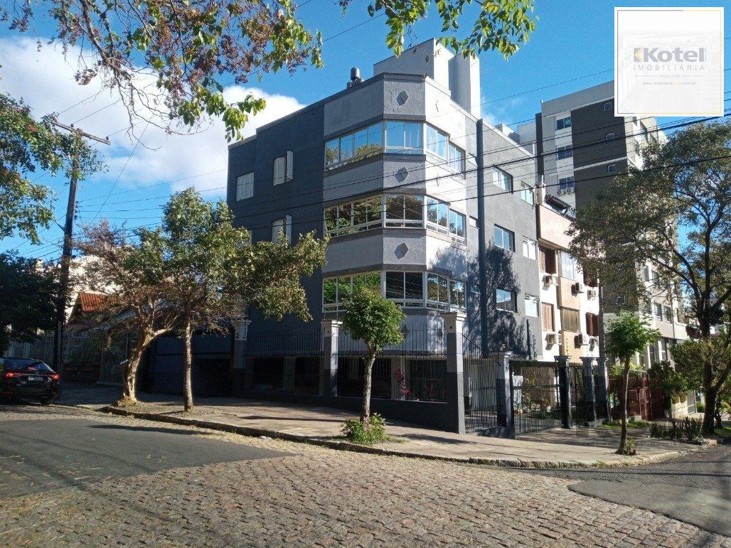 Vende prédio com 3 apartamentos, 9 dormitórios, 3 suíte, 3 salas amplas com churrasqueira, box 8 vaga coberta, 479 m² por R$ 2.150.000,00- São João - Porto Alegre/RS — foto 2