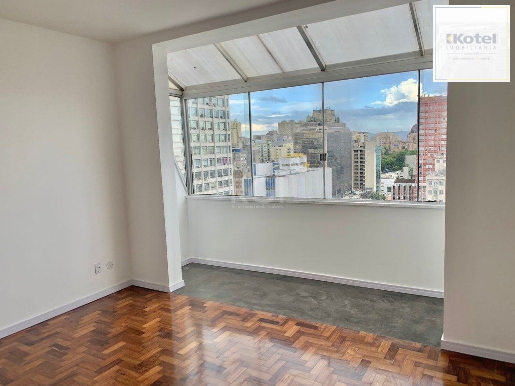 Apartamento Para Comprar no Centro Histórico com 3 dormitórios por: R$700.000,00.