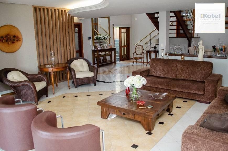 Casa com 5 dormitórios, 550 m²  no Bairro Vila Jardim - Porto Alegre/RS — foto 2