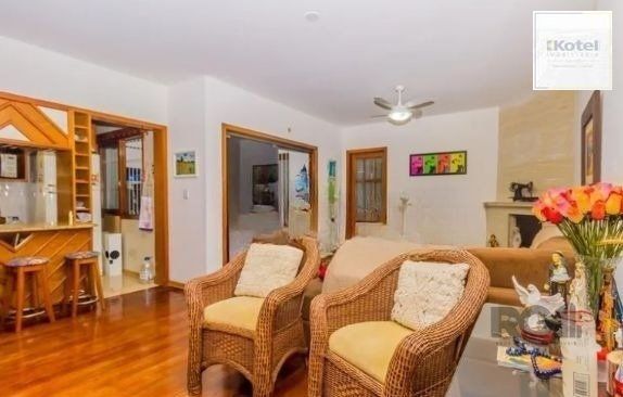 Casa com 7 Quartos e 6 vagas à Venda, 470 m² no Bairro Petrópolis — foto 2