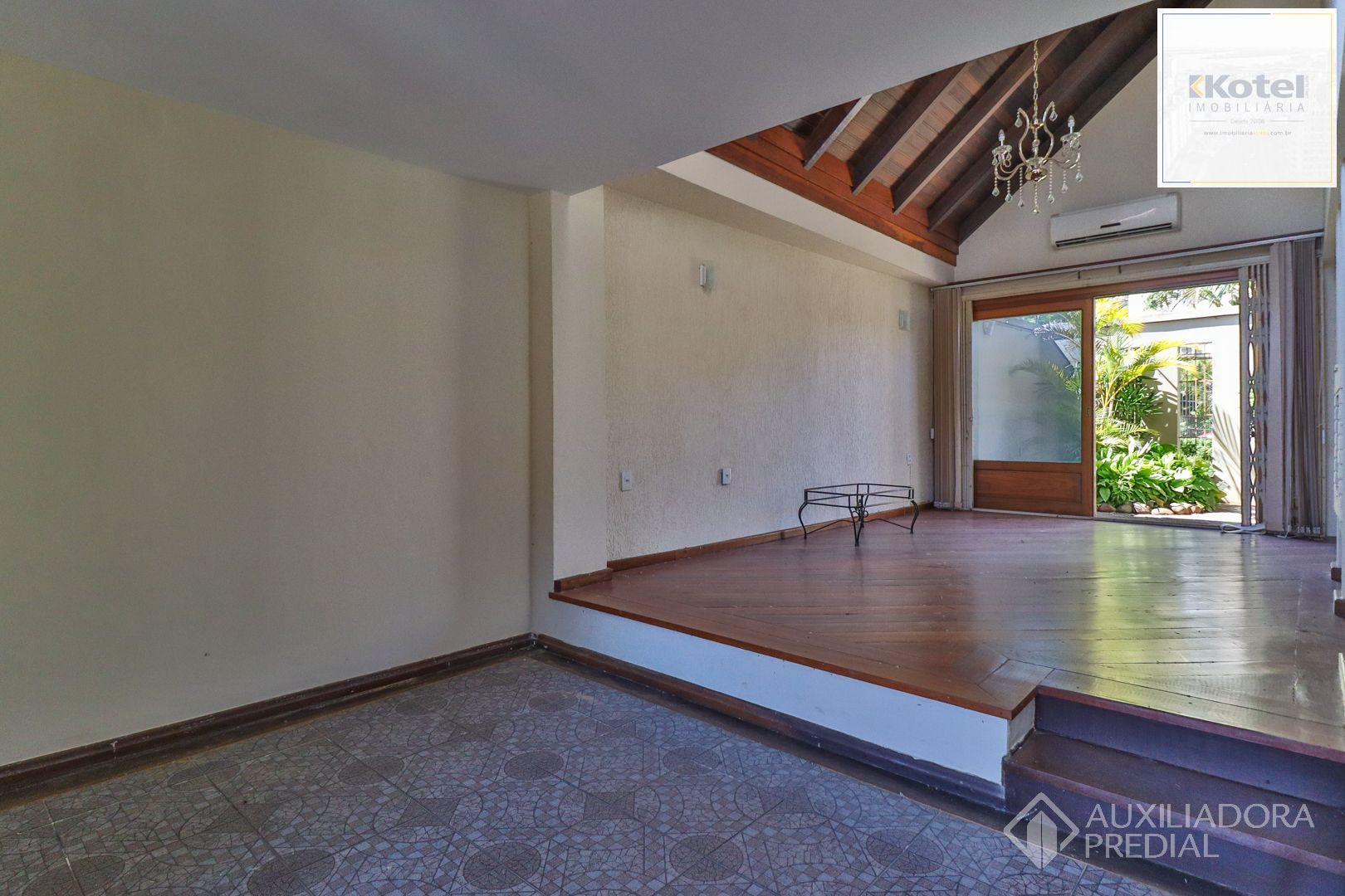 Excelente casa com 5 dormitórios no bairro Cristal — foto 5
