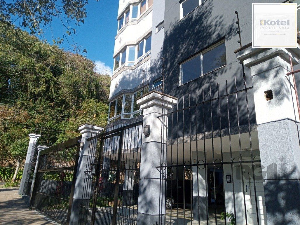 Vende prédio com 3 apartamentos, 9 dormitórios, 3 suíte, 3 salas amplas com churrasqueira, box 8 vaga coberta, 479 m² por R$ 2.150.000,00- São João - Porto Alegre/RS — foto 4