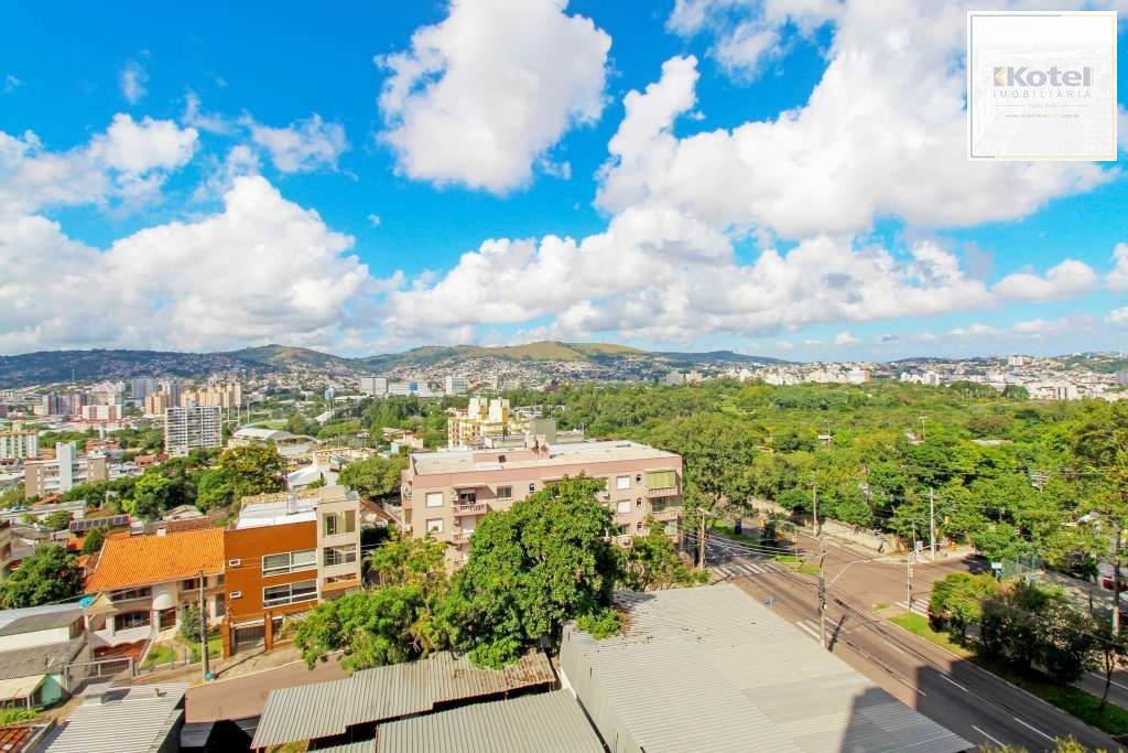 Apartamento 3 Dormitórios com Suíte, Churrasqueira e Excelente Vista Petrópolis