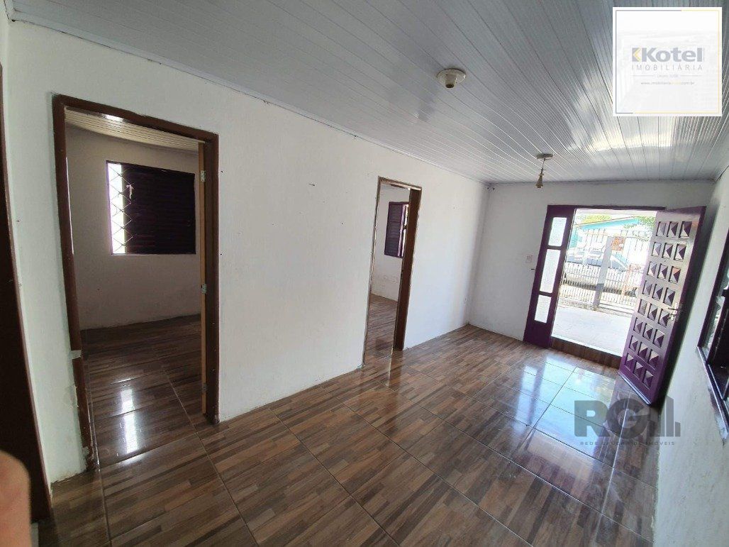 Vende terreno 300m², 3 casas, casa da frente 2 dormitórios, sobrado nos fundos parte de baixo 2 dormitórios,1 banheiro sala cozinha conjugada,  em cima 3 dormitórios, 2 banheiros, sala e cozinha