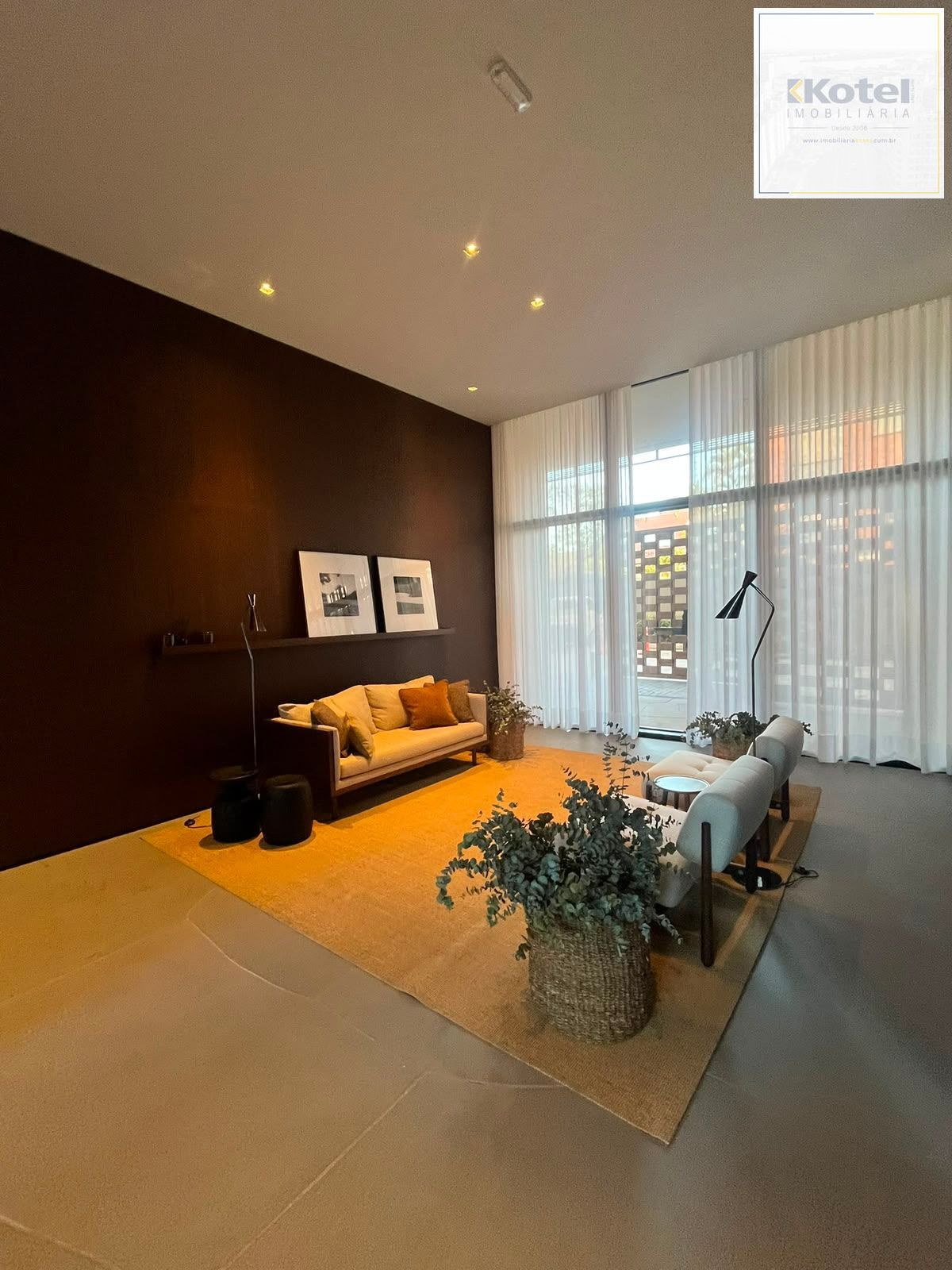 Seu Lar no Nilo Country: Amplo Living, Lareira e 3 Vagas na Nilo Peçanha