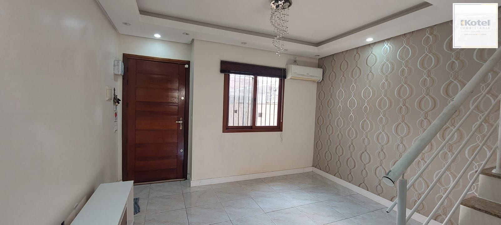 Boletto Imóveis vende casa em Canoas , 2 dormitórios, 1 banheiro, 1 lavabo, garagem para 2 carros,  com móveis fixos em MDF, em fino acabamento.