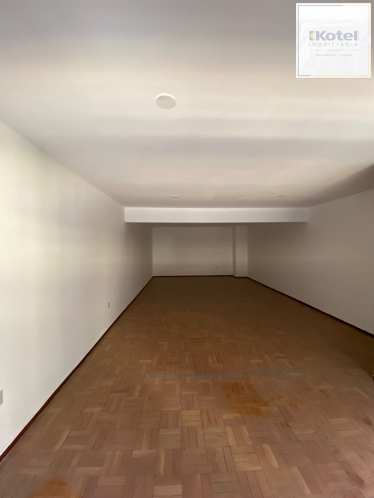 Cond. Centro Comercial Canoas Vende 2 salas , 124m², 62m² cada uma, 2 banheiros