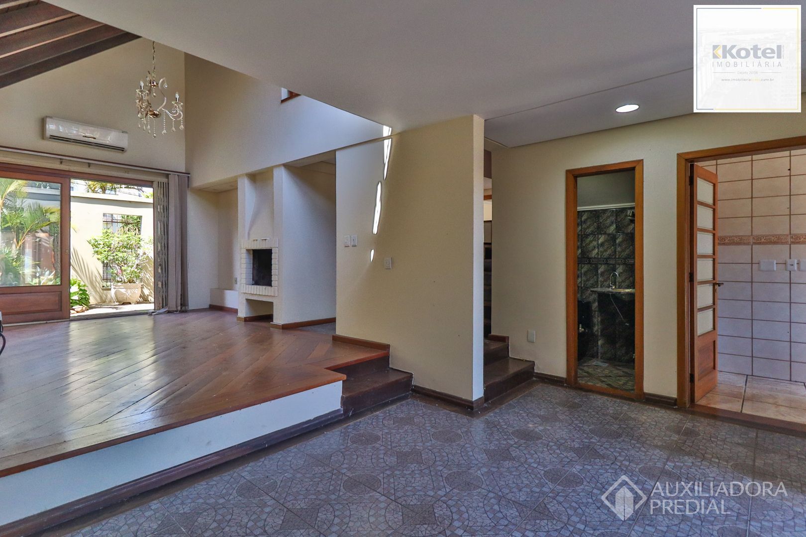 Excelente casa com 5 dormitórios no bairro Cristal — foto 4