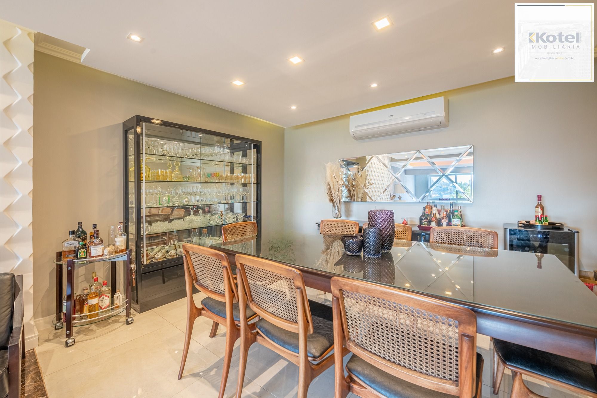 Casa com 357m² e 4 dormitórios, 3 suítes, 3 vagas — foto 4