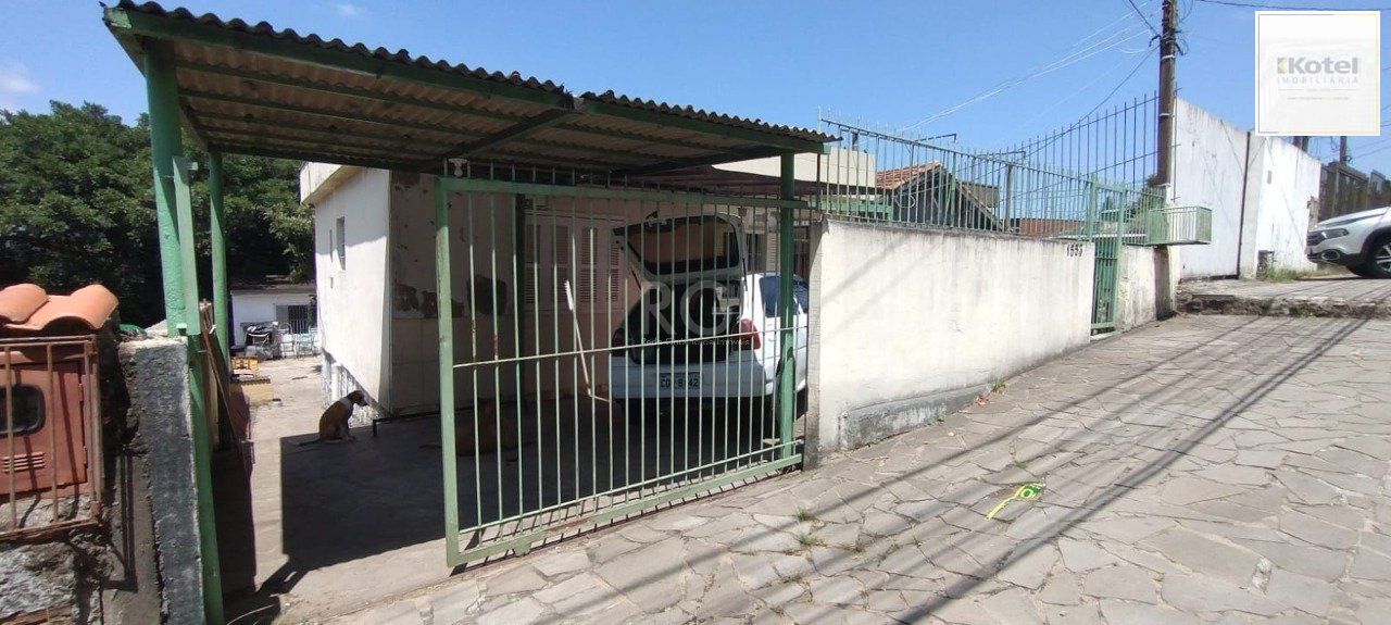 Casa no Bairro Cavalhada - 4 Dormitórios — foto 4