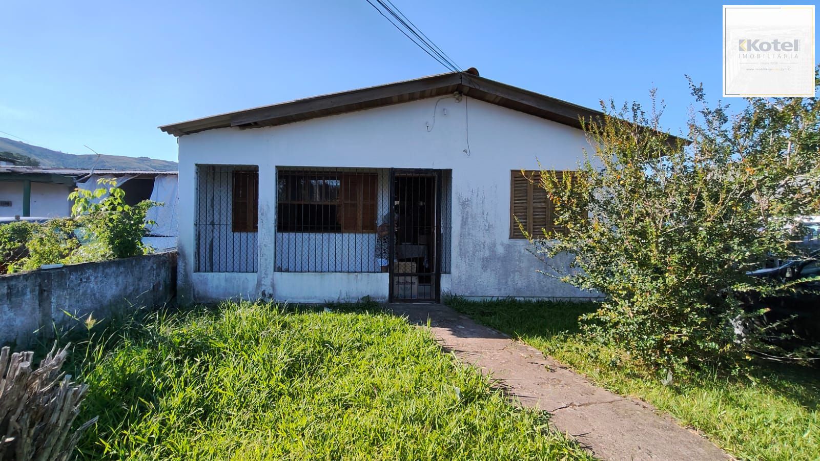 Casa com Terreno Grande com ótima Localização — foto 2