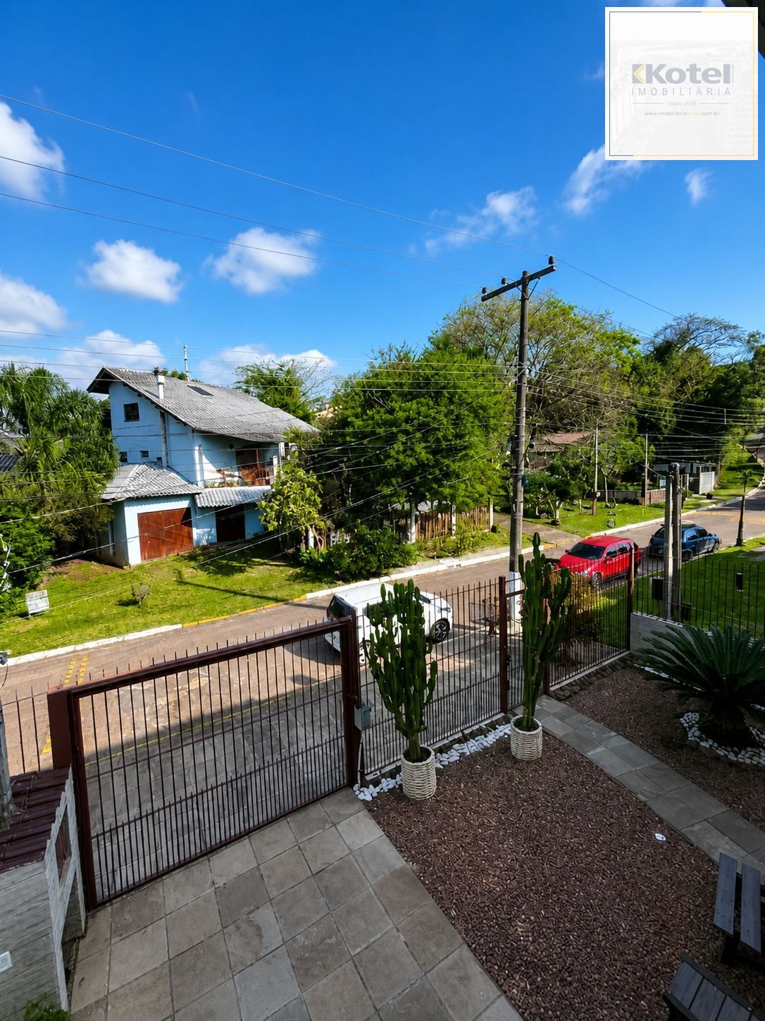 Luxuosa Residência no Cantegril | 4 Dormitórios, 3 Suítes, 273m² e 8 Vagas