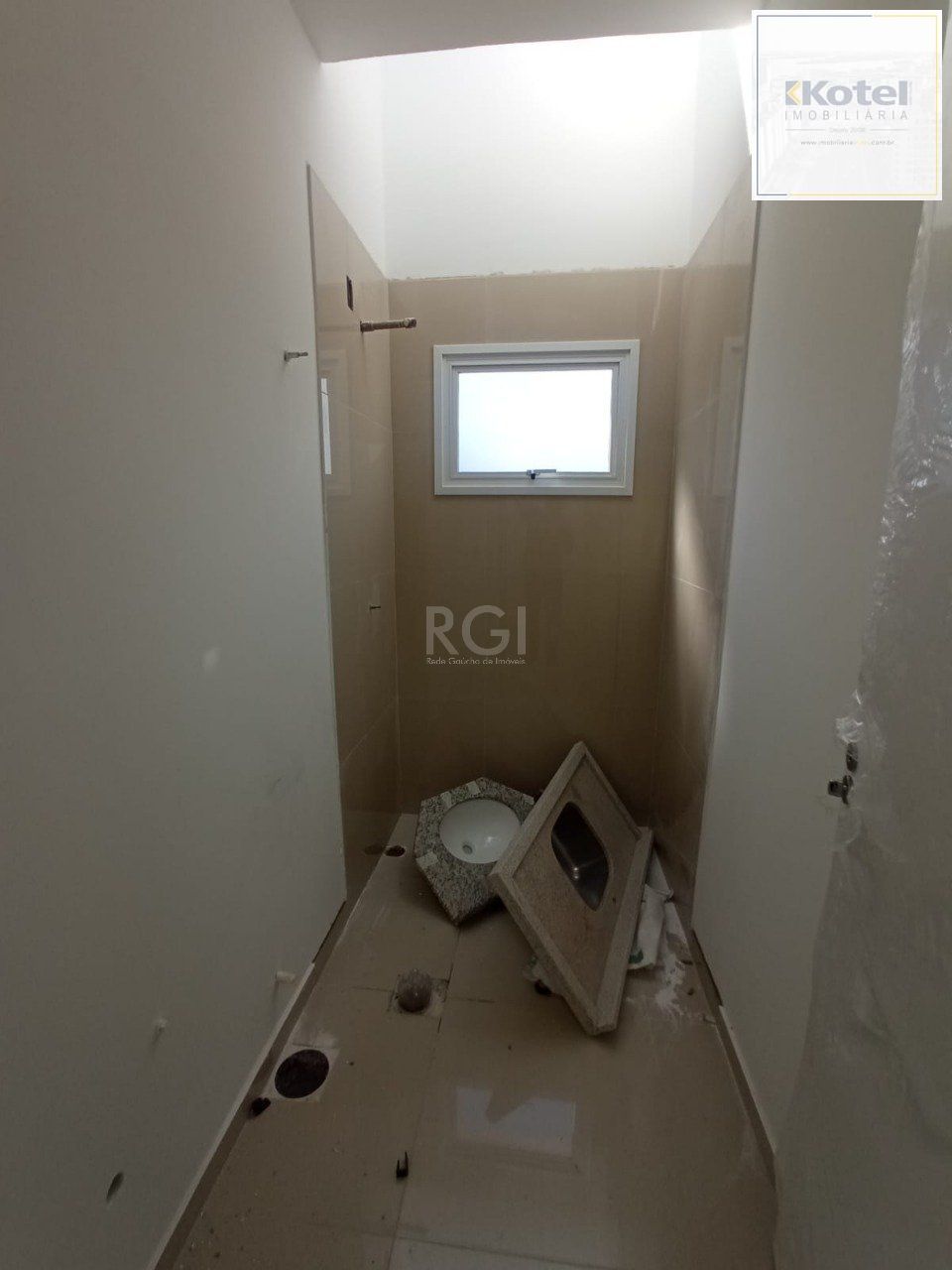 Casa no bairro Aberta dos Morros - 3 dormitórios — foto 4