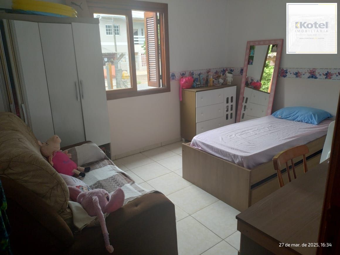 Casa de esquina no bairro Hípica - 2 dormitórios — foto 5