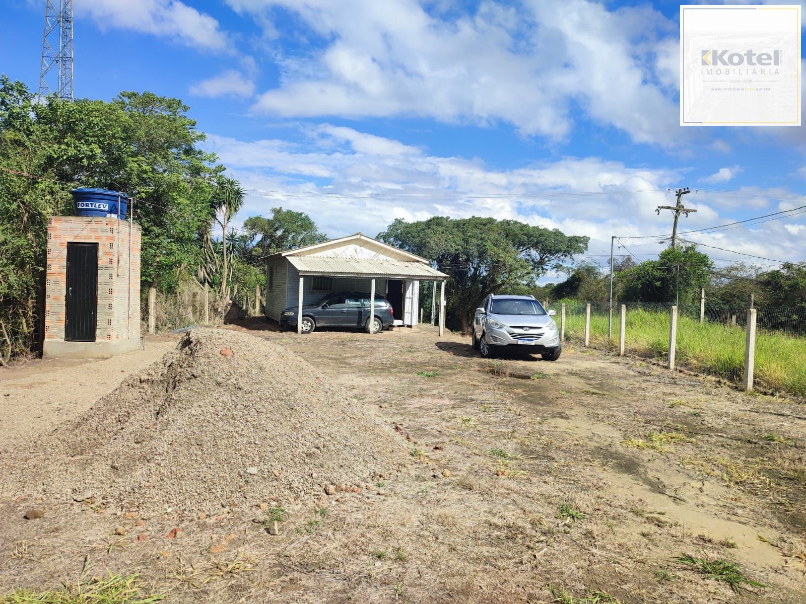 Terreno no bairro Lageado  com 2 casas de 1 dormitório