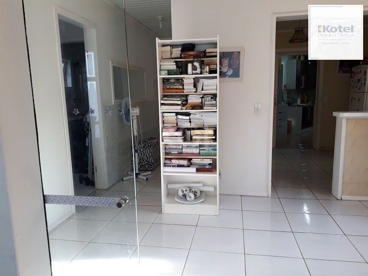 Casa com 4 dormitórios no bairro Vila Nova — foto 5