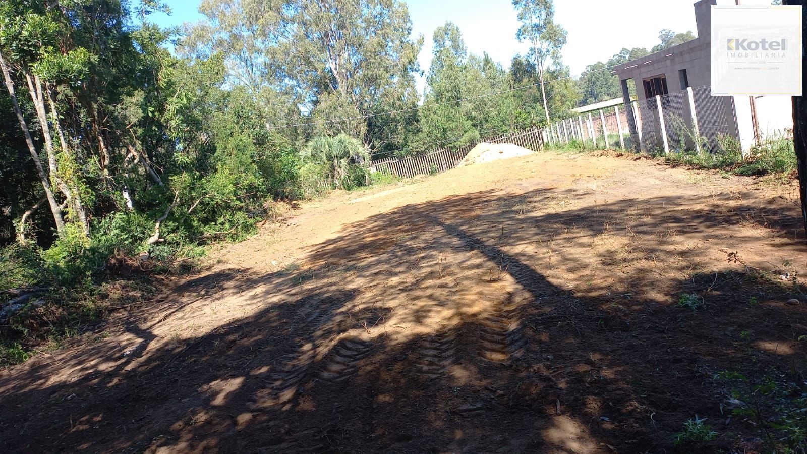 Amplo terreno no Bairro lomba do pinheiro