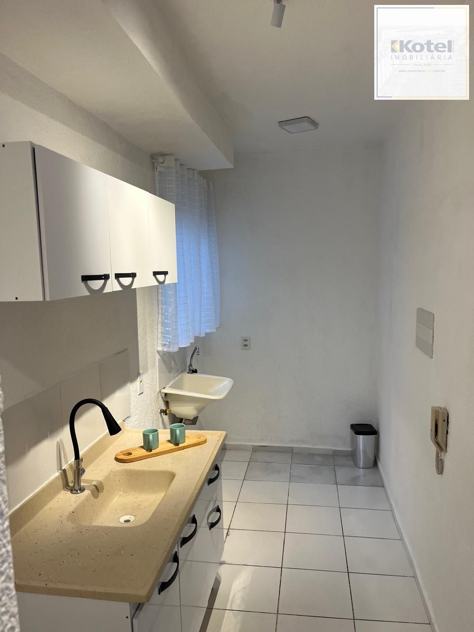 Òtimo Apartamento de 2 Dormitórios Proximo a Unirittter - FAPA em Porto Alegre