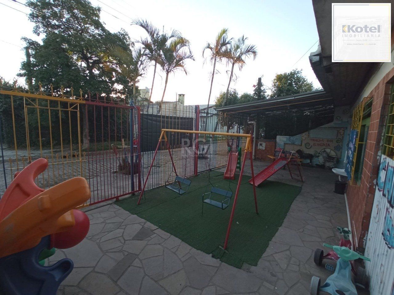 Prédio Comercial - (Creche) no Bairro Restinga