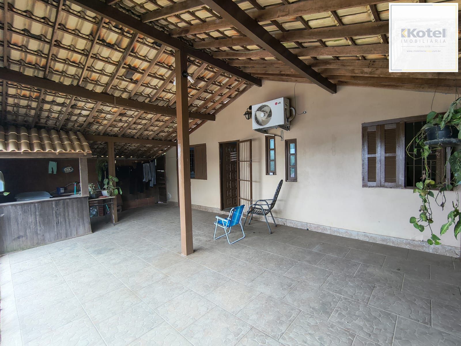 Casa de esquina com 3 dormitórios no bairro Campo Novo
