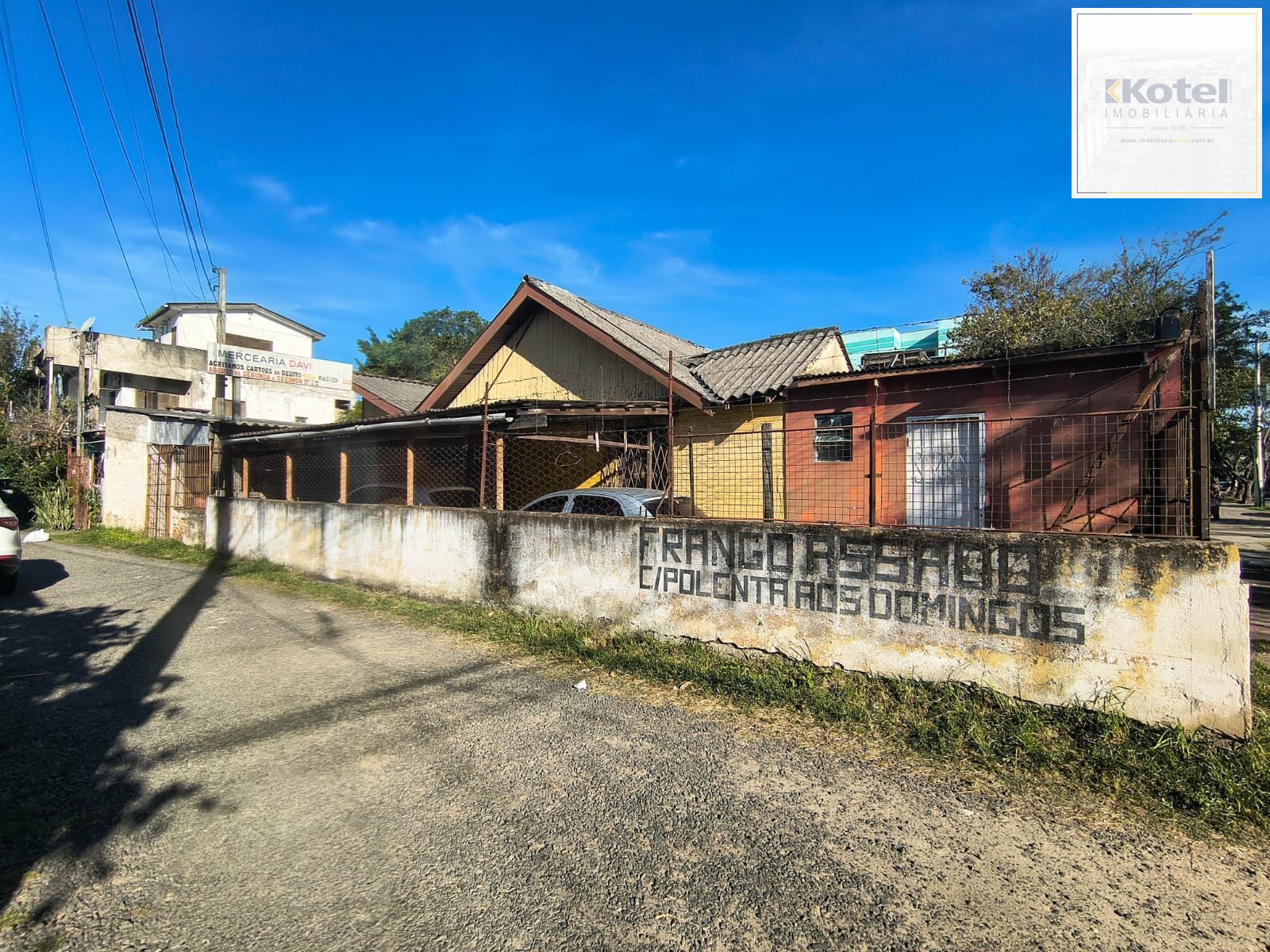 Casa de esquina no Bairro Camaquã — foto 3