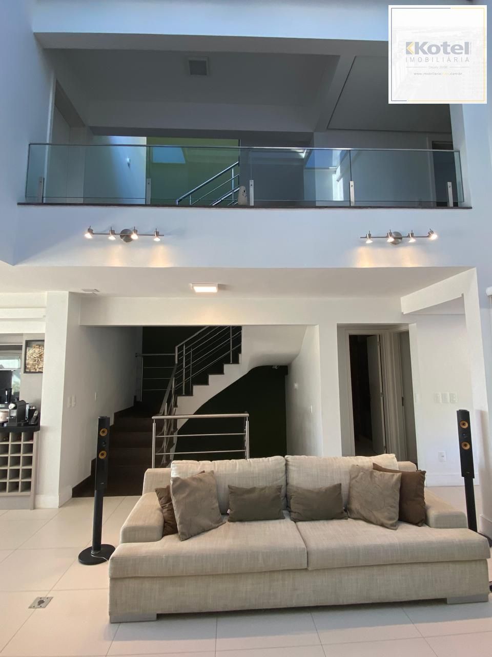 Casa em Ipanema com 4 Dormitórios sendo 3 Suíte — foto 2