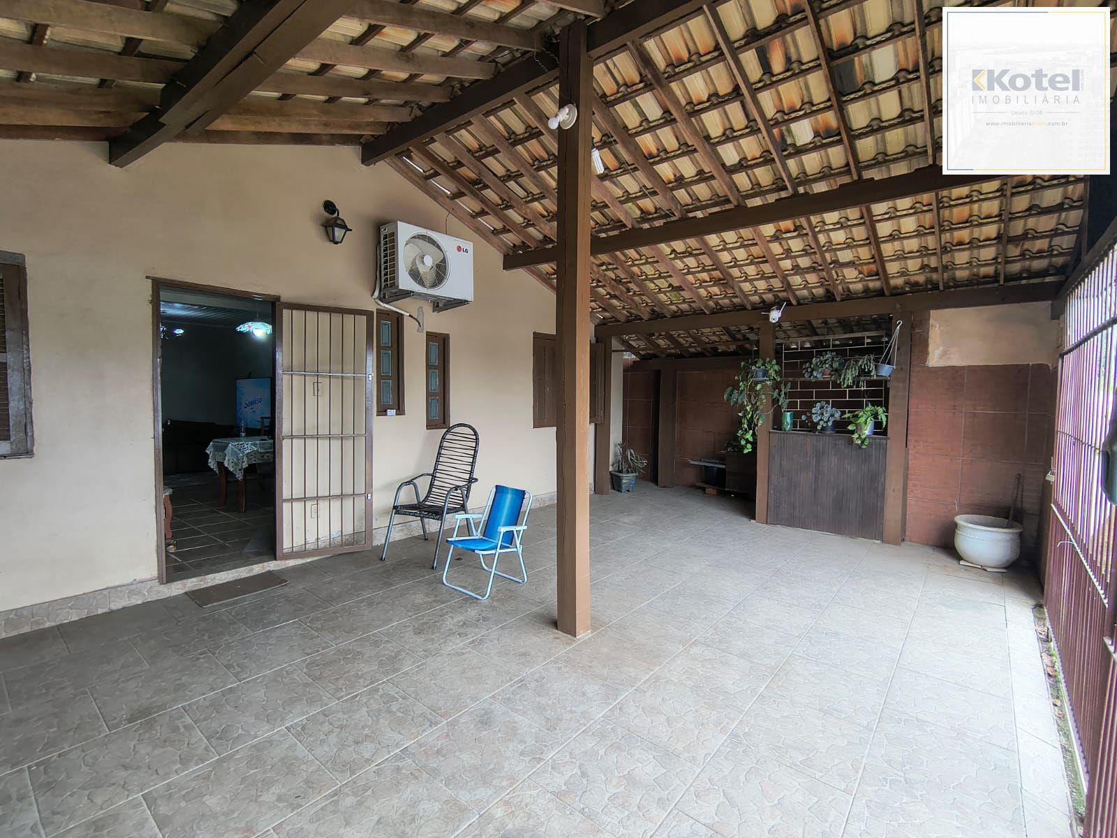 Casa de esquina com 3 dormitórios no bairro Campo Novo