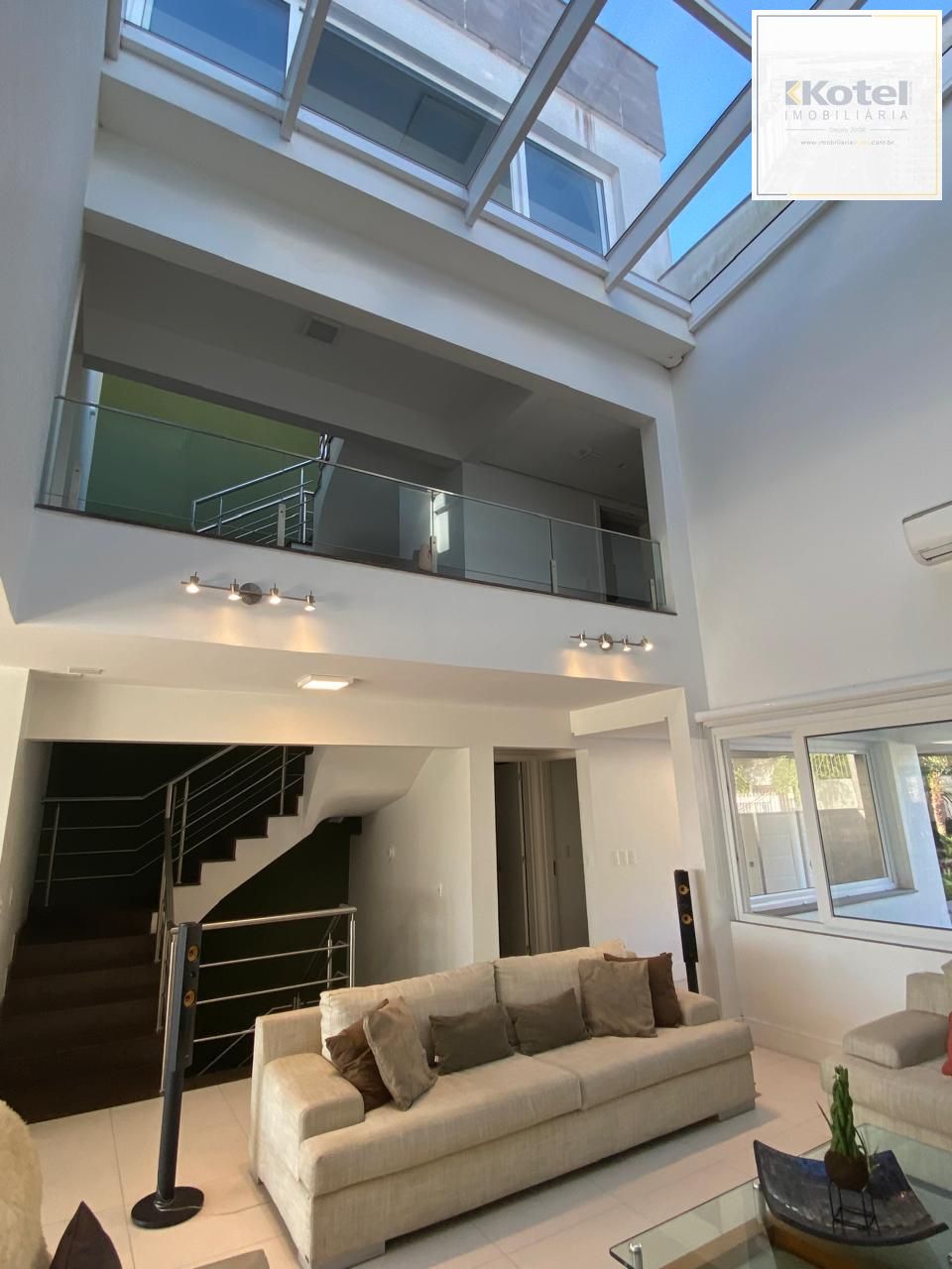 Casa em Ipanema com 4 Dormitórios sendo 3 Suíte — foto 3