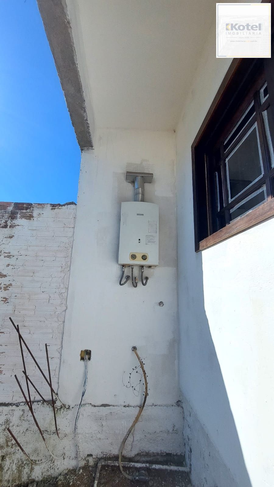 Casa no bairro Vila Nova - 4 dormitórios, Sendo 1 Suíte — foto 2