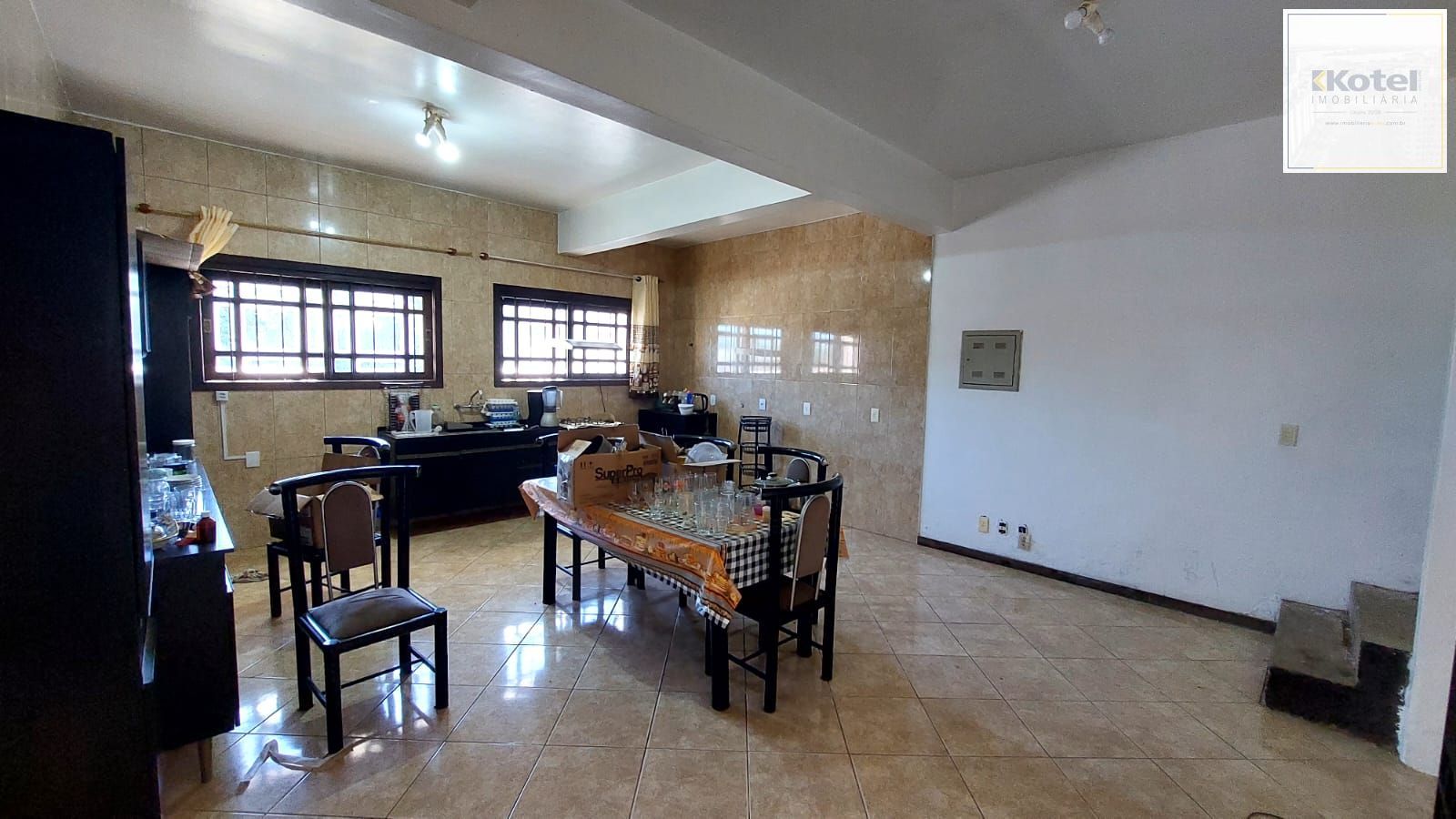 Casa no bairro Vila Nova - 4 dormitórios, Sendo 1 Suíte — foto 3