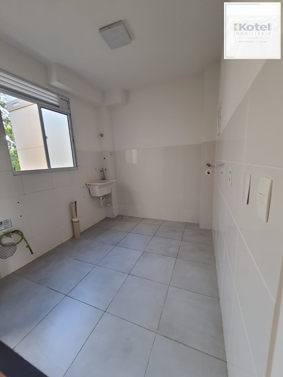 Apartamento no bairro Restinga - 2 Dormitórios com 1 vaga - Cond. Porto dos Canários — foto 3