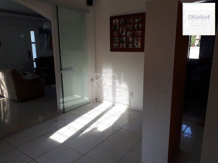 Casa com 4 dormitórios no bairro Vila Nova — foto 4