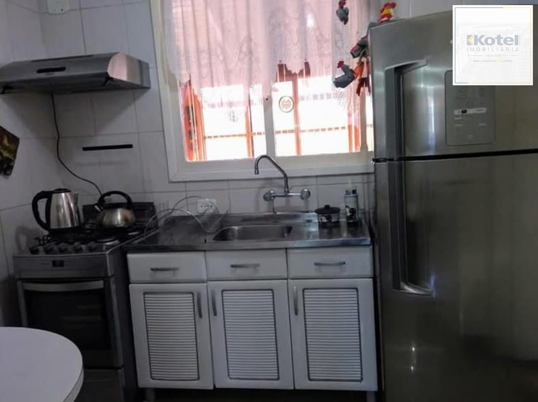Sobrado no bairro Hípica 3 dormitórios - 2 vagas de garagem — foto 5