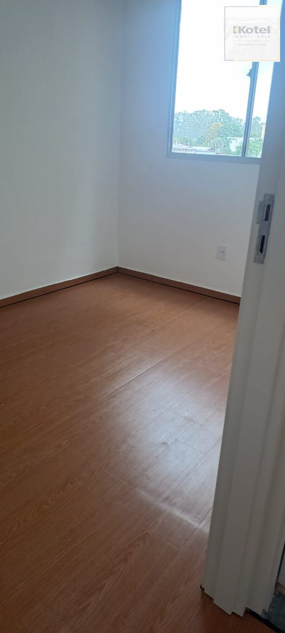 Apartamento no Bairro Mario Quintana - 2 Dormitórios — foto 2