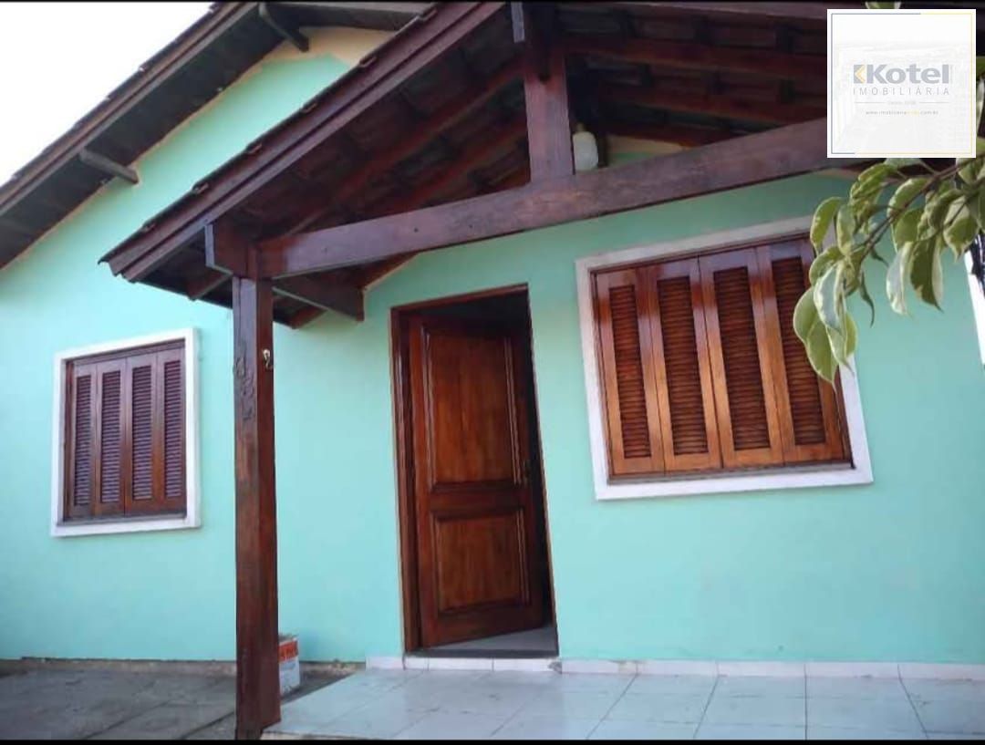 Casa de esquina no bairro Hípica - 2 dormitórios — foto 2