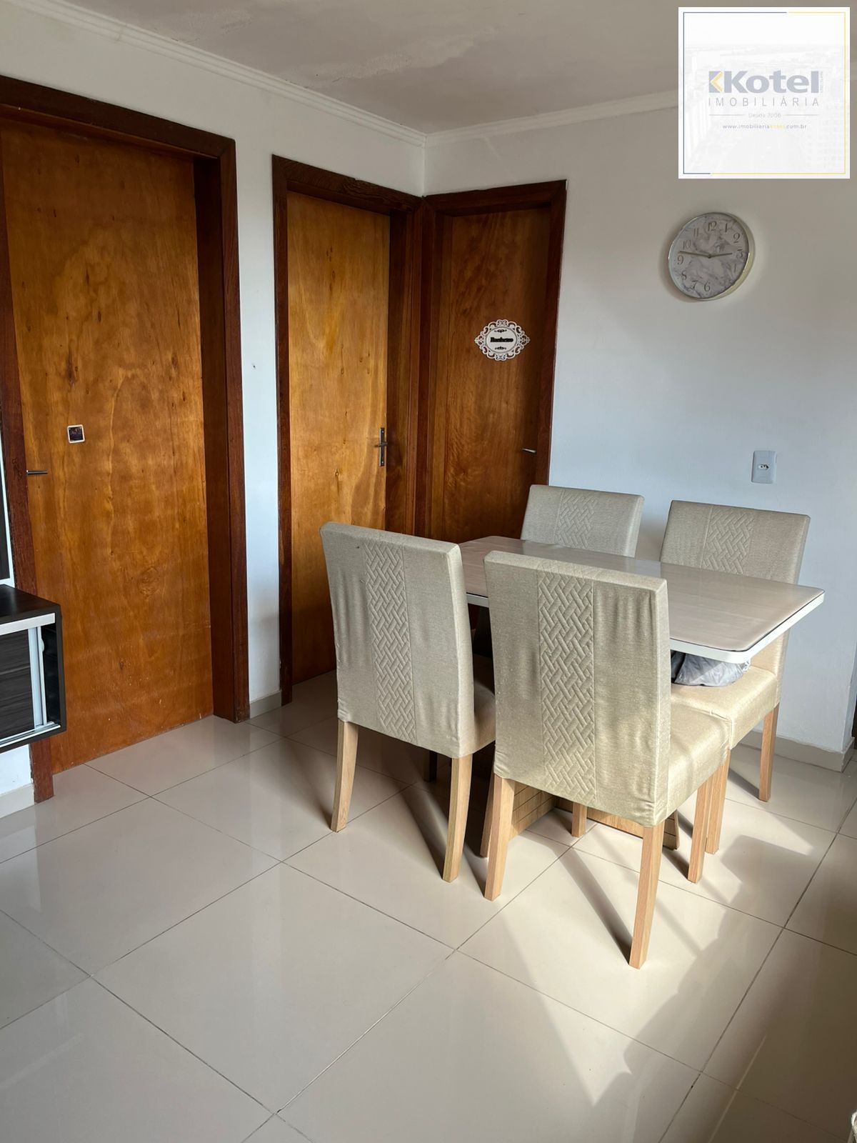 Lindo Apartamento 2 dormitórios semi mobiliado Bairro Restinga — foto 3