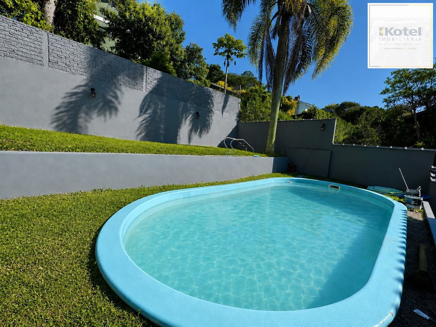 Residência em Condomínio Cantegril – 3 Dormitórios, Suíte, Piscina e Espaço Gourmet | Viamão/RS