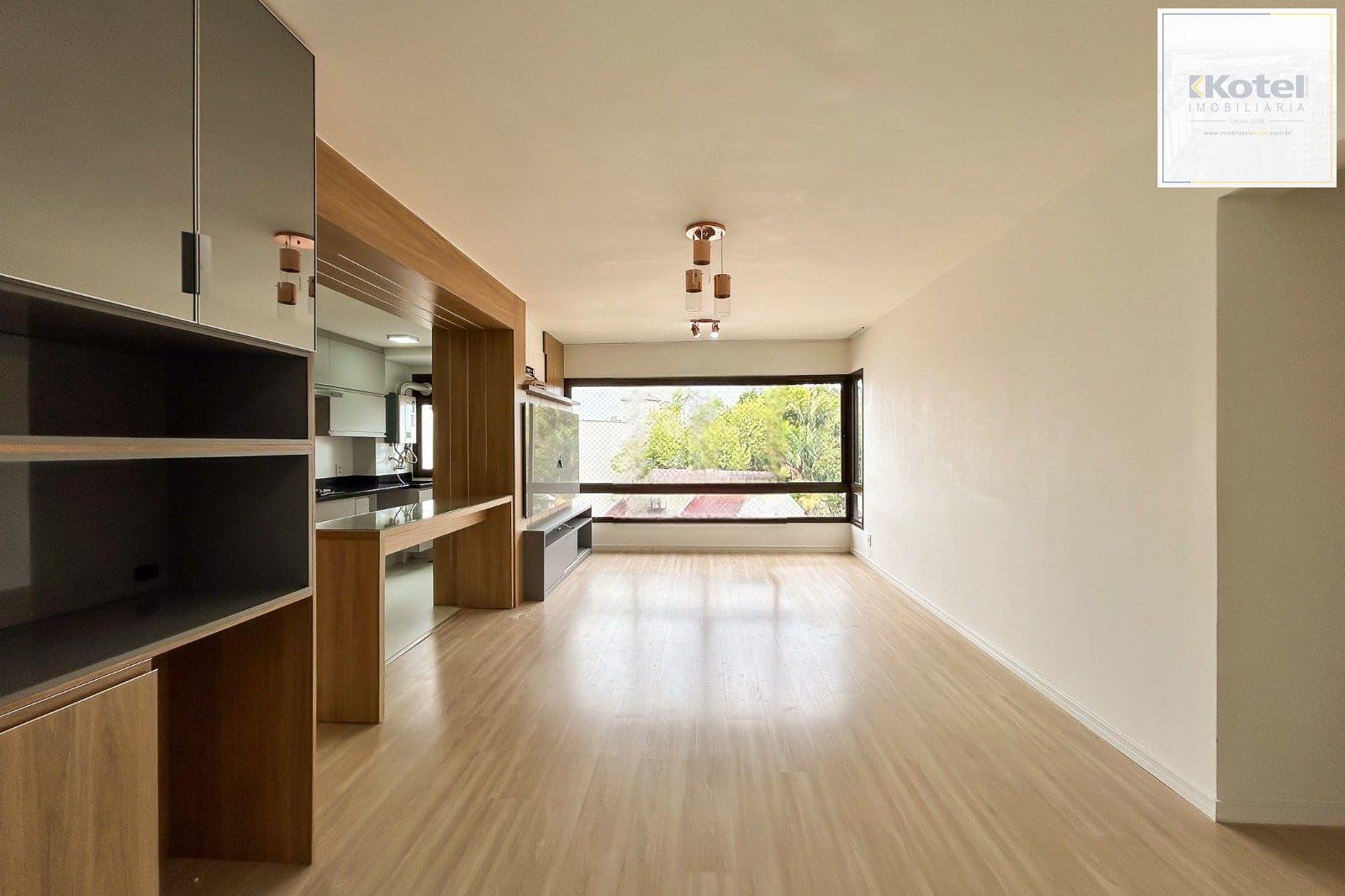Apartamento no bairro Ipanema, 3 dormitórios - 1 suíte - 2 vagas — foto 2
