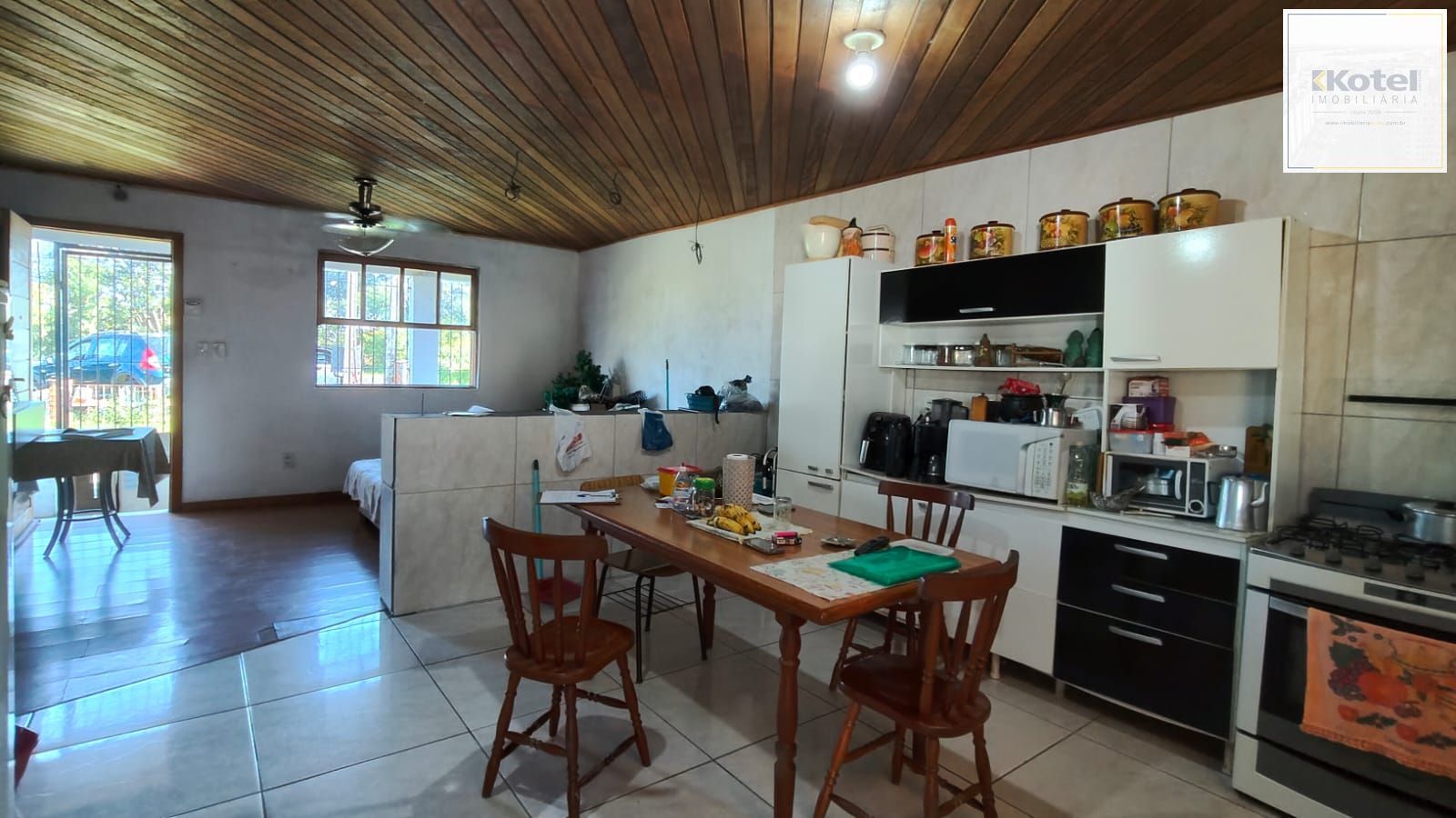 Casa com Terreno Grande com ótima Localização — foto 3
