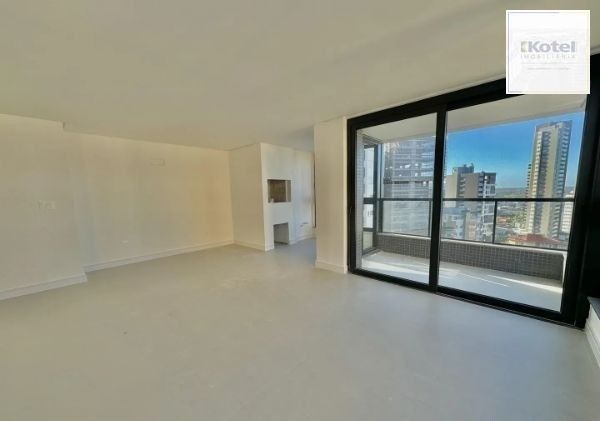 Apartamento em Torres Alto padrão de 3 dormitórios e 2 vagas DESOCUPADO