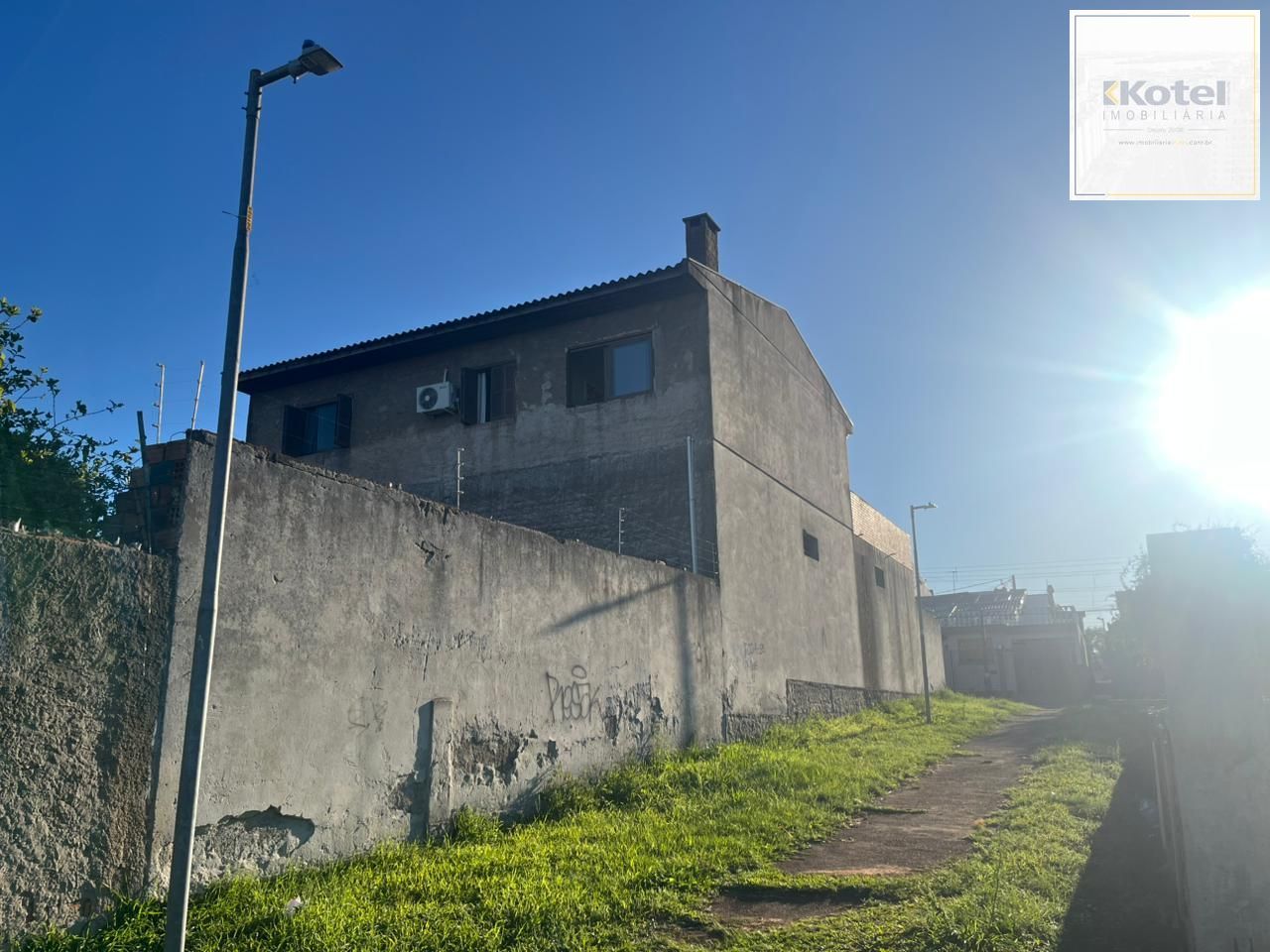 Casa comercial /residencial.