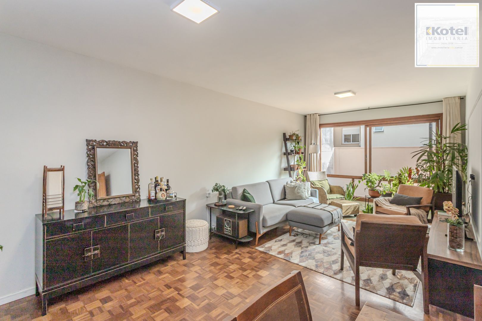 Apartamento de 3 dormitórios e vaga no bairro Petrópolis — foto 3