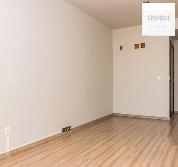 Apartamento amplo no bairro Tristeza de 3 dormitórios e 2 vagas