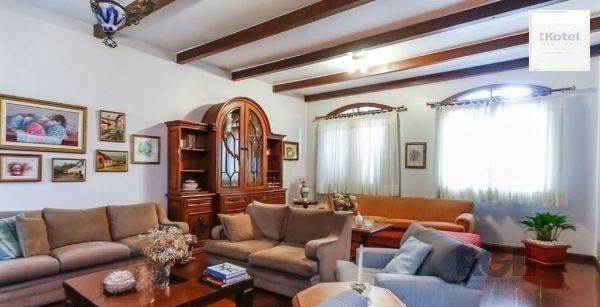Casa sobrado no Jardim do Salso de 4 dormitórios e 3 vagas