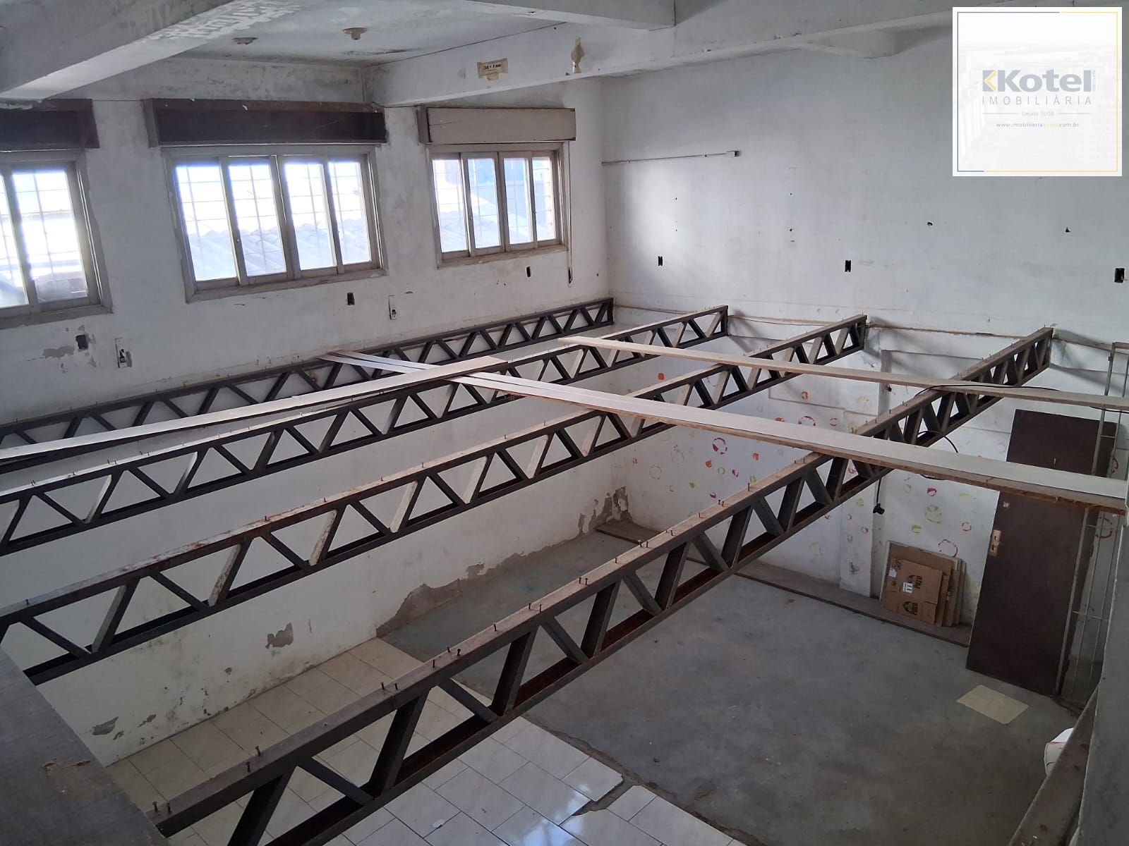 Pavilhão 3 quartos à venda, 289m², Santana - Porto Alegre — foto 3