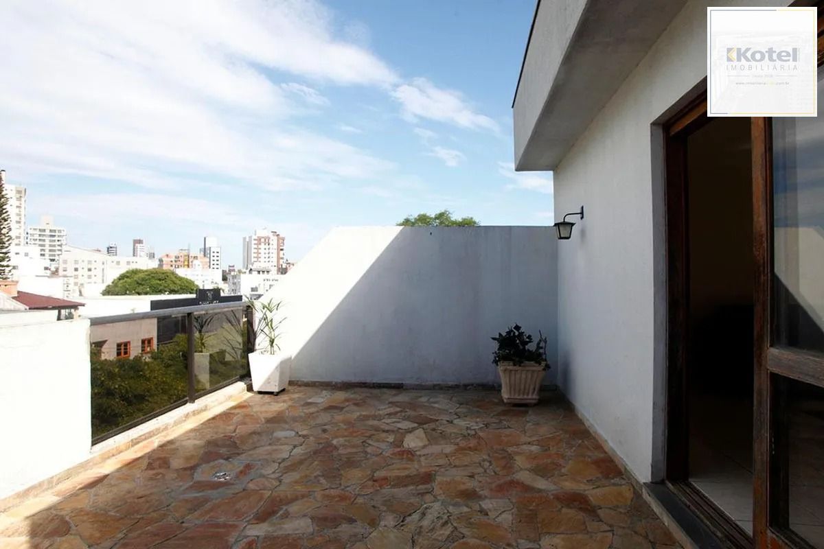 Cobertura de Um Dormitório No coração do Petrópolis